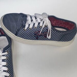 Tommy Hilfiger Girls Glam Bonnie Striped Sneakers size 4
